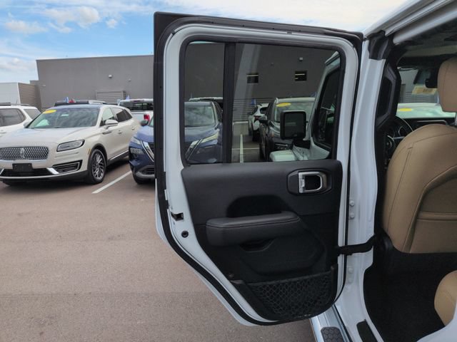 Used 2019 Jeep Wrangler Unlimited Sahara AWD/4WD image 23