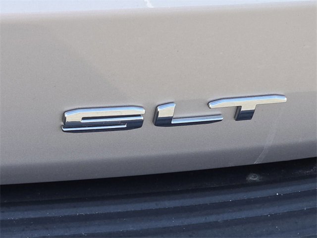 Used 2022 GMC Yukon SLT w/ SLT Luxury Package image 16