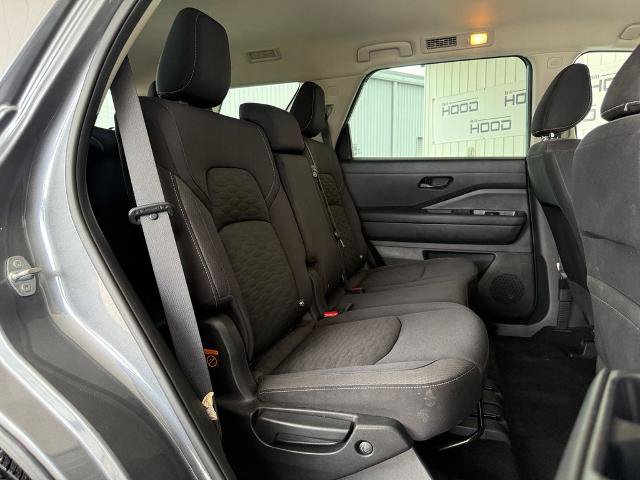 Used 2023 Nissan Pathfinder S FWD image 9