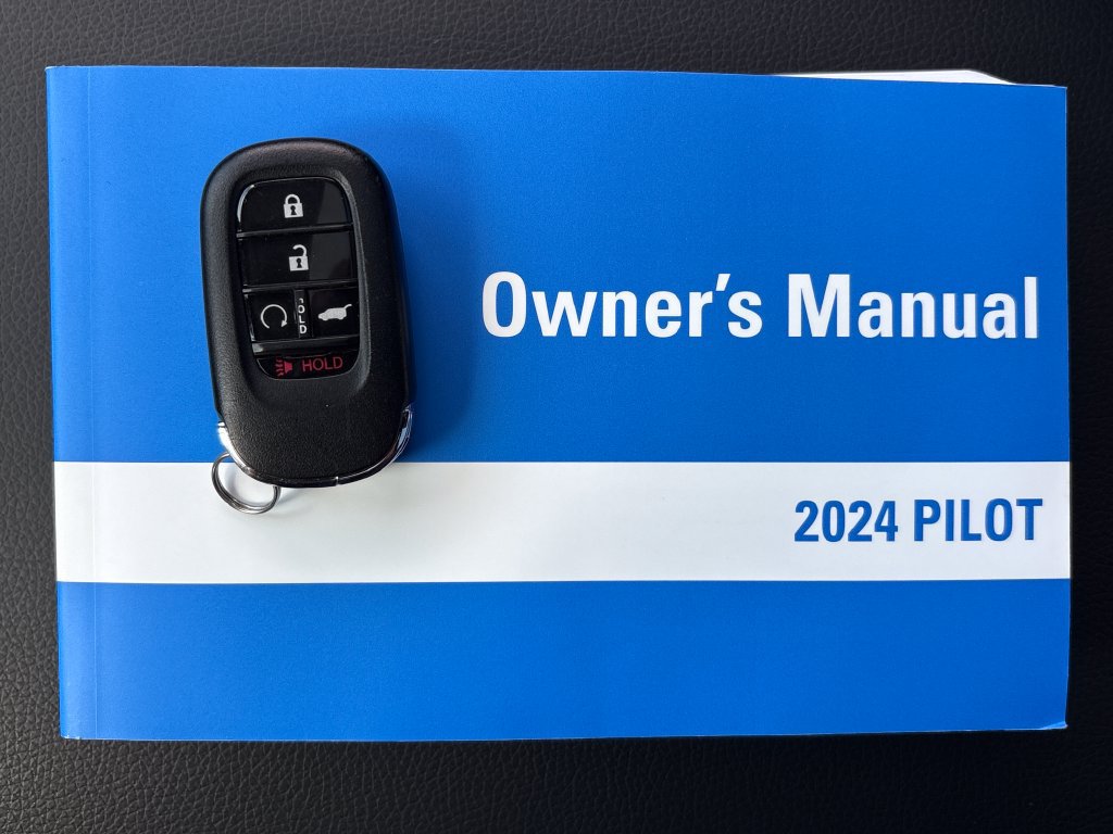 Used 2024 Honda Pilot Touring image 22
