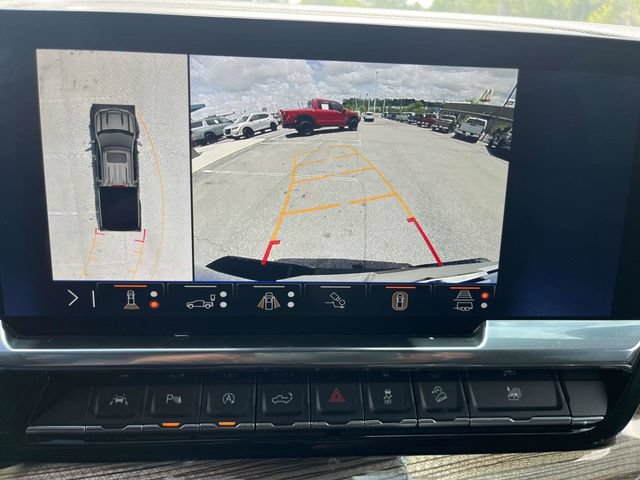 Used 2025 Chevrolet Silverado 1500 LT Trail Boss w/ LT Trail Boss Premium Package AWD/4WD image 16
