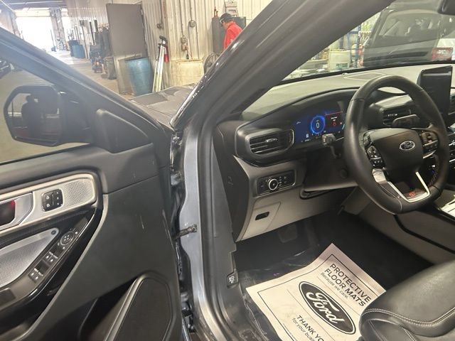 Certified 2024 Ford Explorer ST w/ Equipment Group 401A AWD/4WD image 36