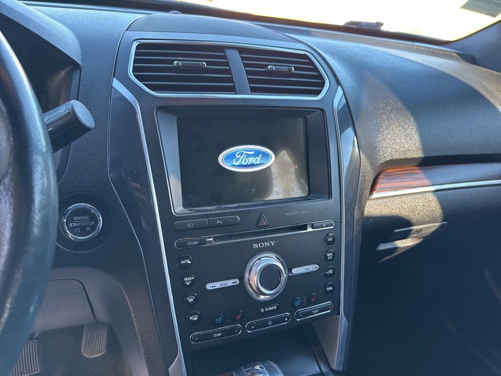 Certified 2018 Ford Explorer Limited w/ Ford Safe & Smart Package image 14