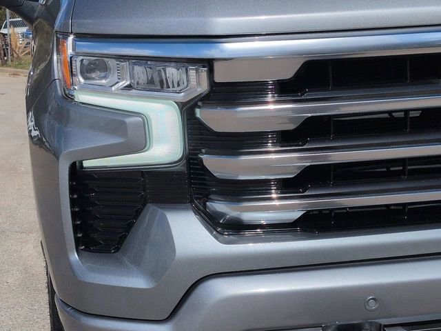 Used 2023 Chevrolet Silverado 1500 High Country image 11
