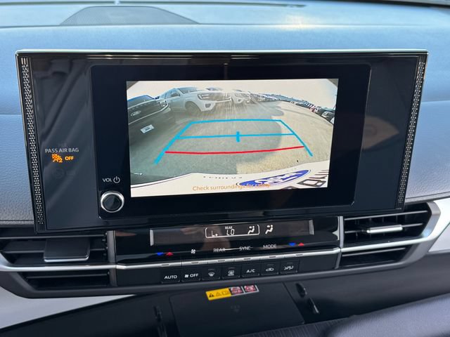 Used 2025 Toyota Sienna LE AWD/4WD image 27