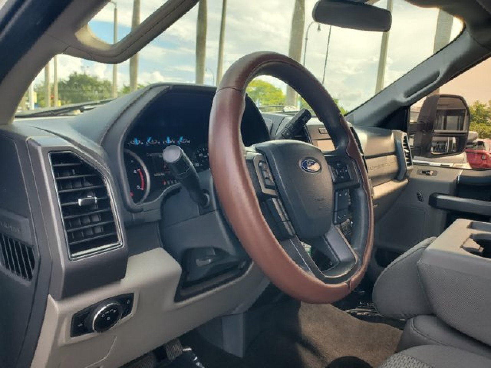 Certified 2022 Ford F250 XLT AWD/4WD image 9