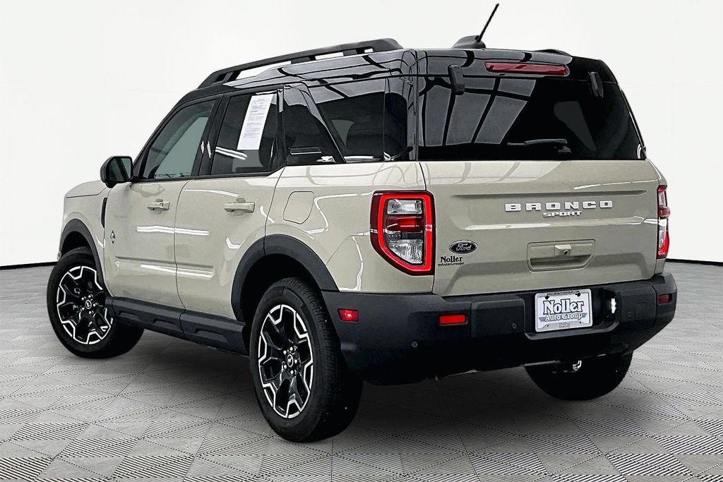 Certified 2025 Ford Bronco Sport Outer Banks w/ Outer Banks Tech Package+ AWD/4WD image 13