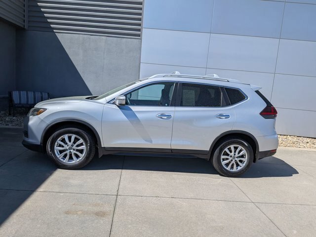 Used 2020 Nissan Rogue S w/ Special Edition Package FWD image 7