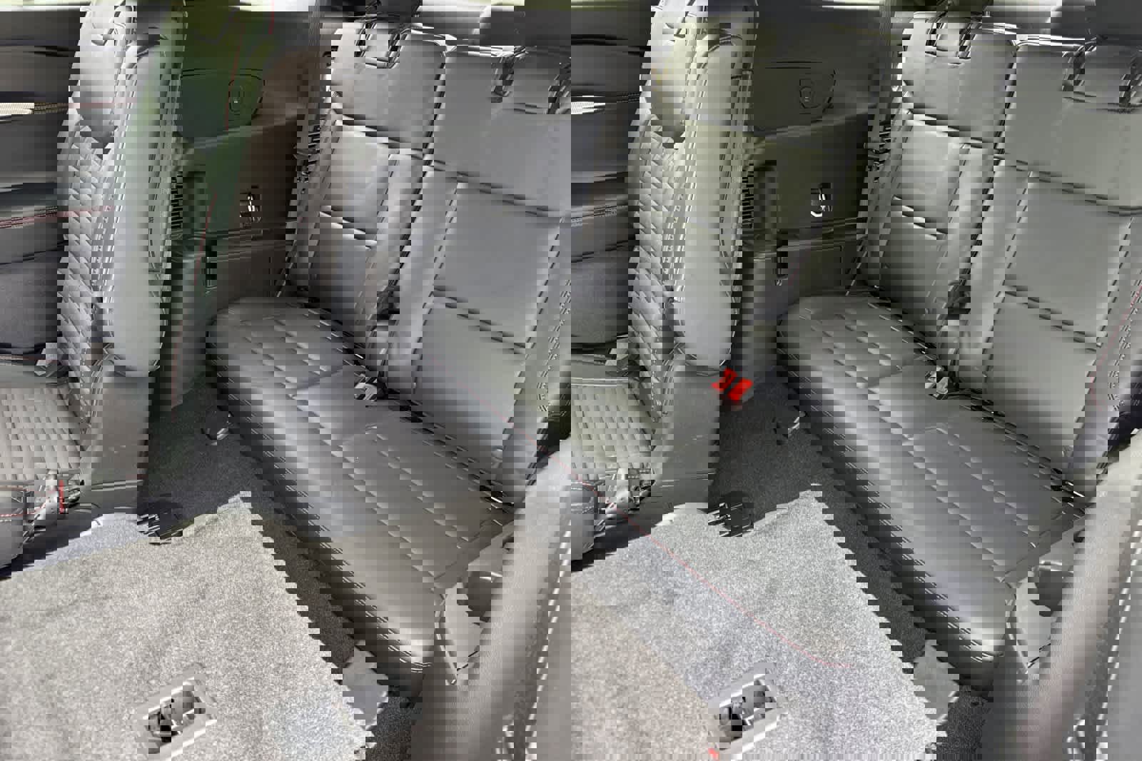 Certified 2025 Ford Explorer ST-Line image 15