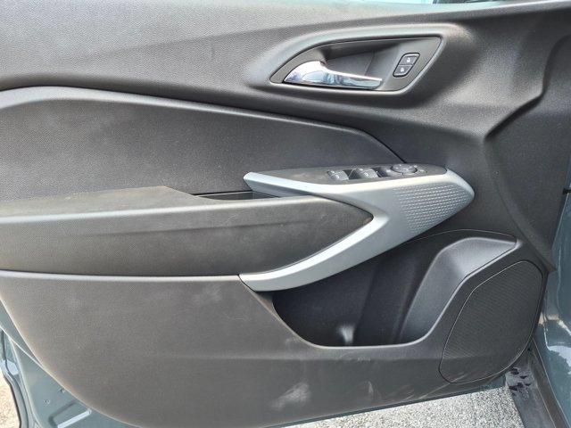 Used 2026 Chevrolet Trax LS FWD image 13