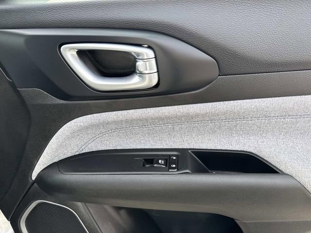 Used 2023 Jeep Compass Sport image 14