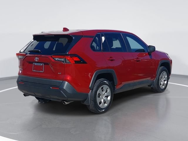 Used 2023 Toyota RAV4 LE FWD image 3