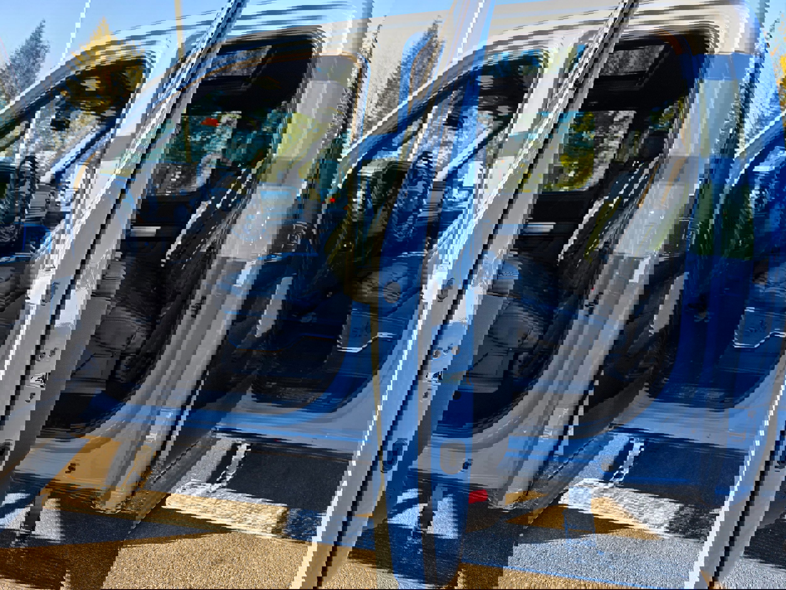 Certified 2025 Ford F250 Platinum image 8