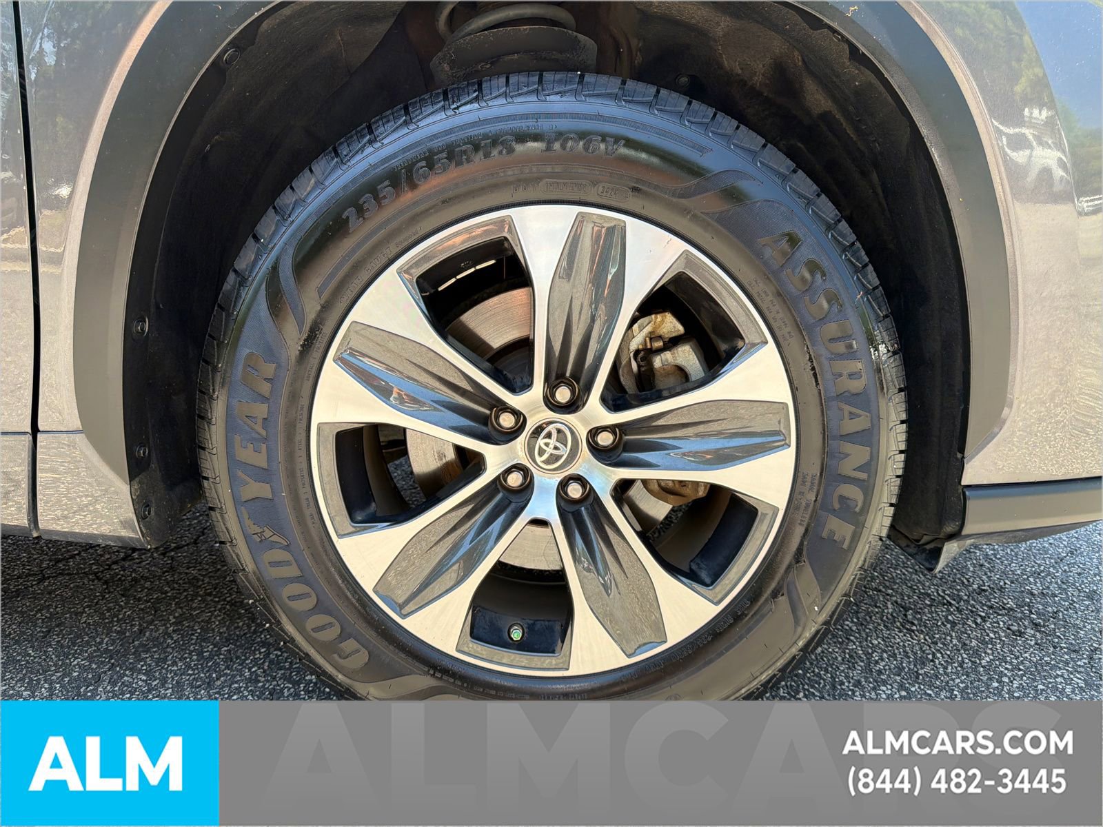 Used 2022 Toyota Highlander XLE FWD image 14