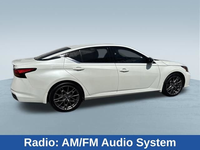 Used 2023 Nissan Altima 2.0 SR FWD image 8
