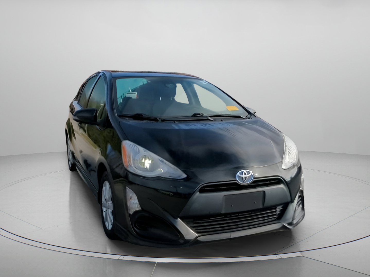 Used 2017 Toyota Prius C Two image 4
