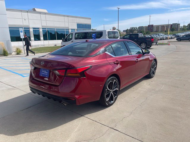 Used 2024 Nissan Altima 2.5 SR FWD image 4