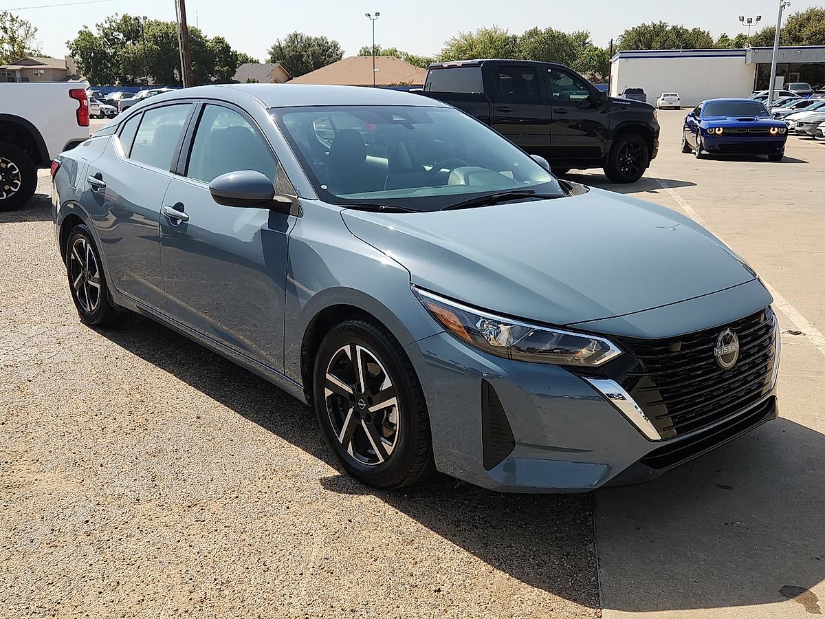 Used 2025 Nissan Sentra SV FWD image 5
