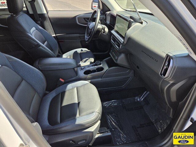 Certified 2025 Ford Bronco Sport Outer Banks w/ Outer Banks Tech Package+ AWD/4WD image 16
