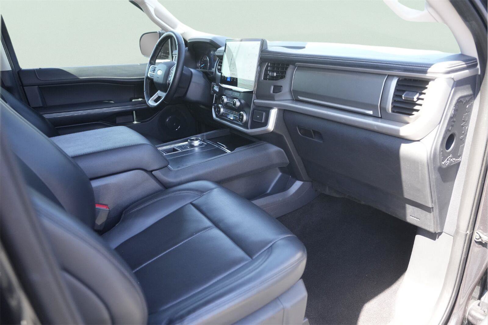 Certified 2022 Ford Expedition XLT RWD image 19