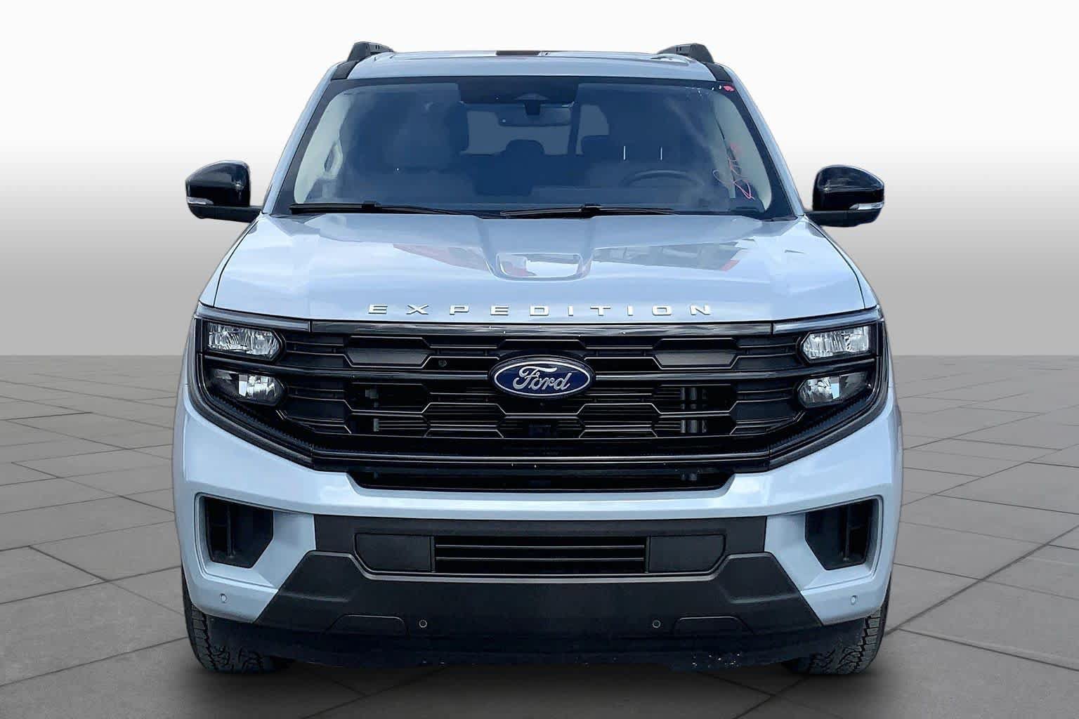Certified 2025 Ford Expedition Active AWD/4WD image 4