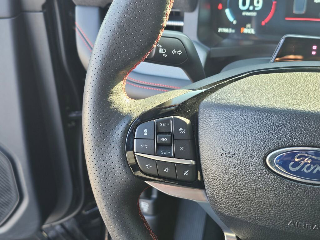 Certified 2025 Ford Explorer ST-Line image 23