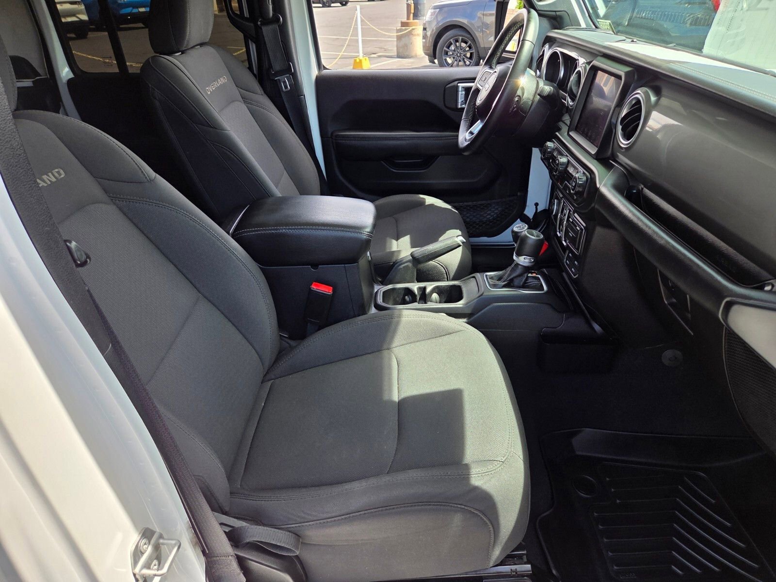 Used 2022 Jeep Gladiator Overland w/ Trailer Tow Package AWD/4WD image 15