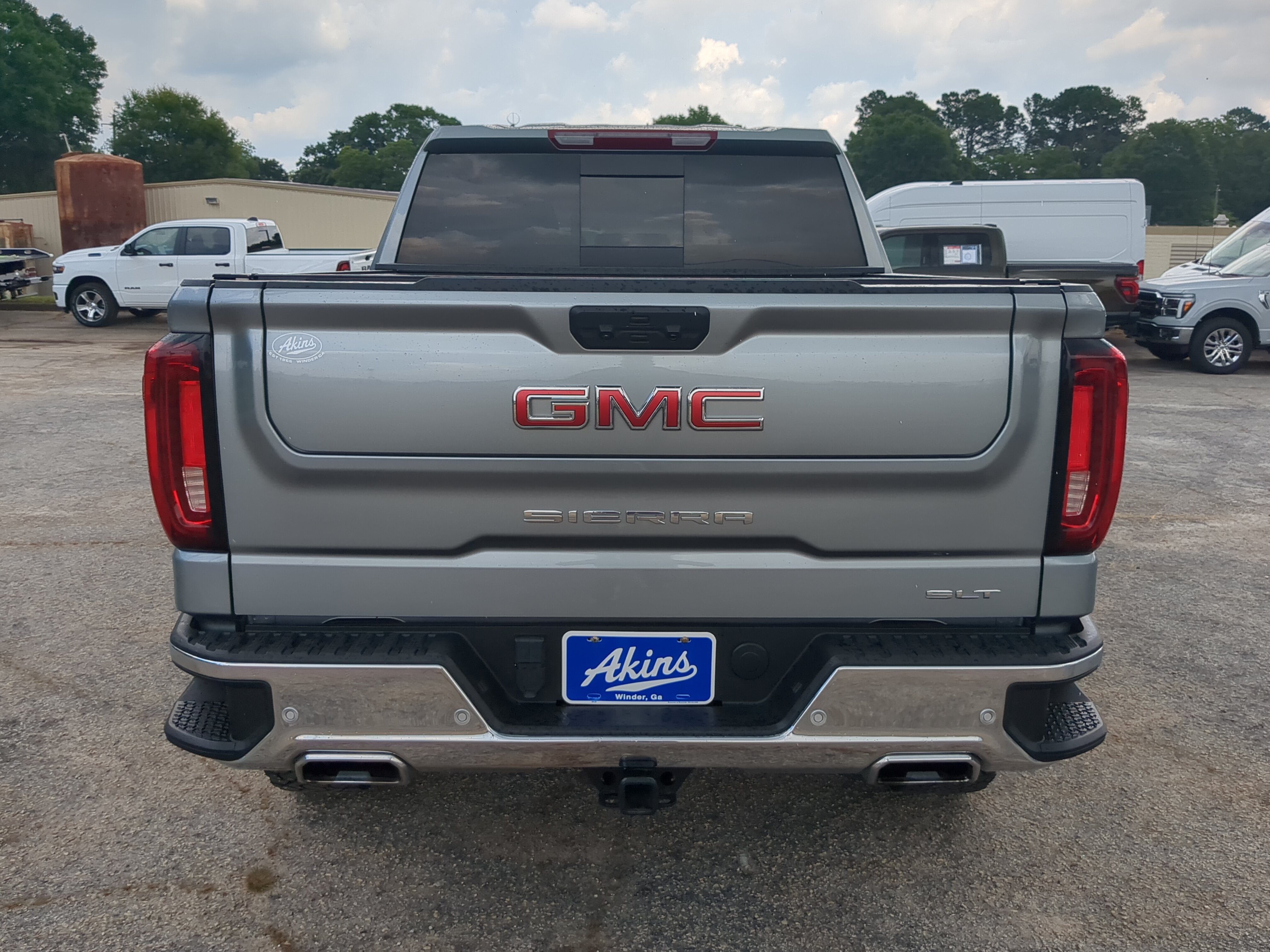 Used 2025 GMC Sierra 1500 SLT w/ SLT Premium Plus Package AWD/4WD image 4