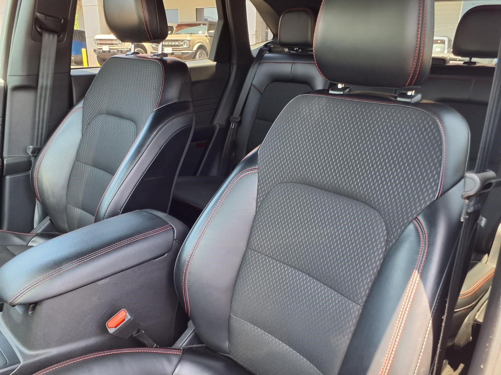 Certified 2025 Ford Escape ST-Line Select AWD/4WD image 15