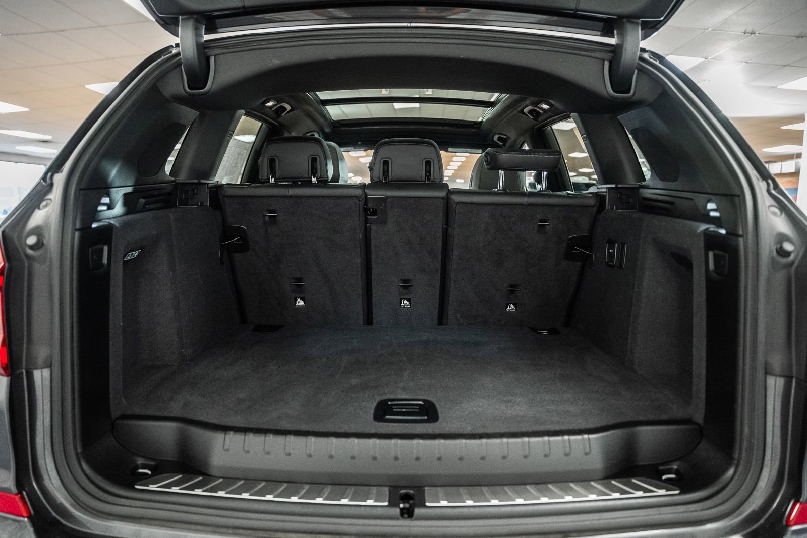 Used 2018 BMW X3 M40i image 11