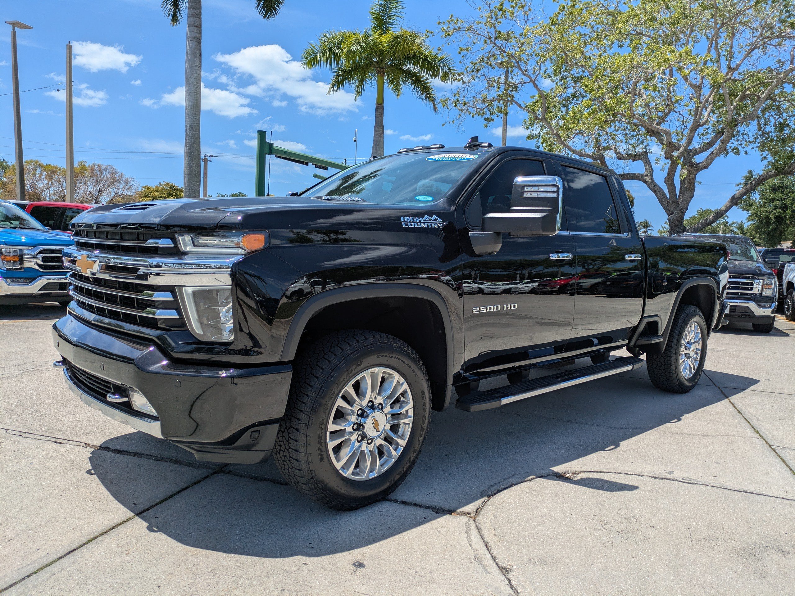 Used 2023 Chevrolet Silverado 2500 High Country AWD/4WD image 7