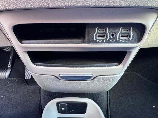 Used 2023 Chrysler Pacifica Touring-L FWD image 20