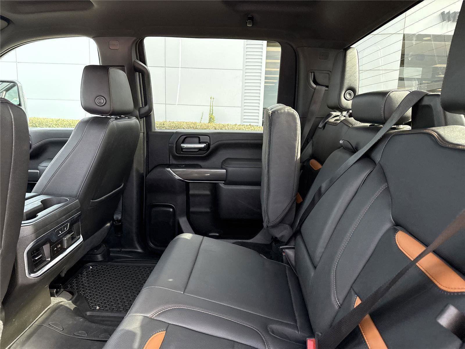 Used 2023 GMC Sierra 2500 AT4 image 5