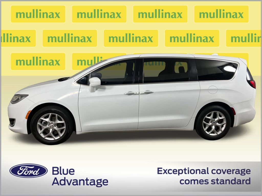 Used 2019 Chrysler Pacifica Touring Plus w/ Tire & Wheel Group image 2