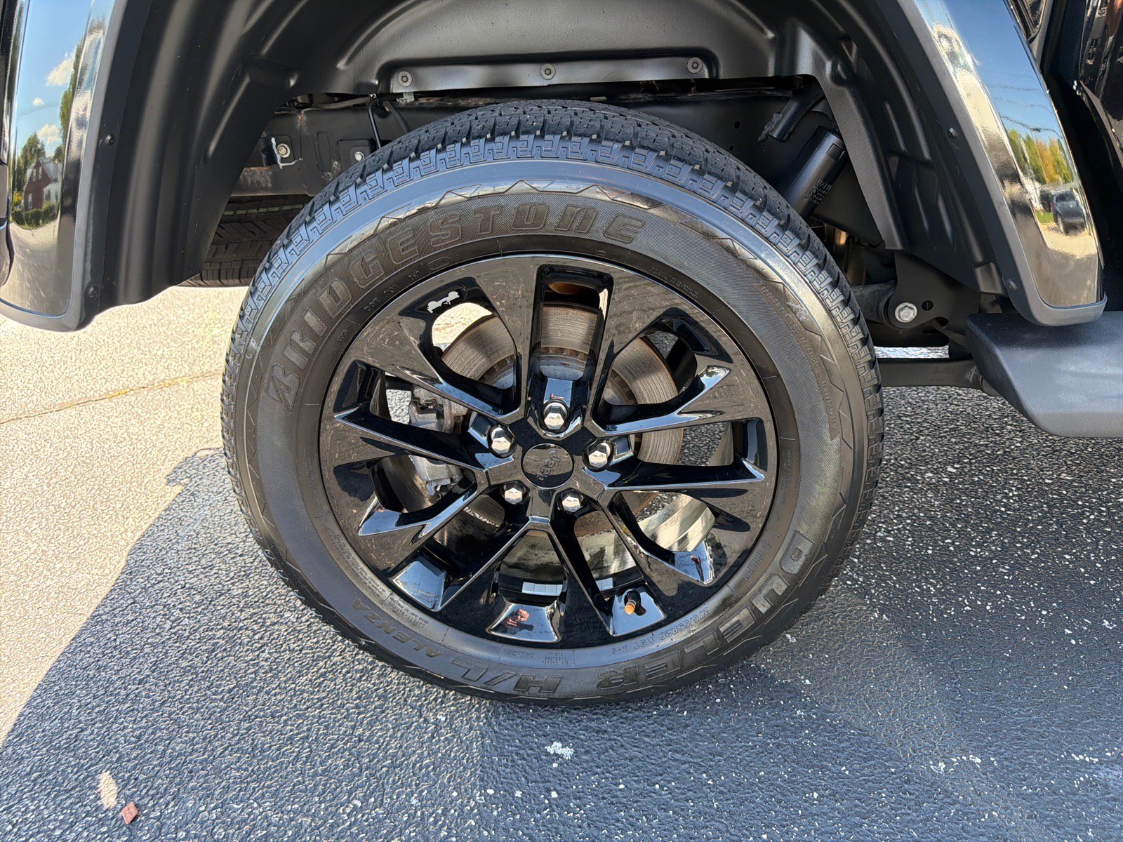 Used 2021 Jeep Gladiator Overland AWD/4WD image 6