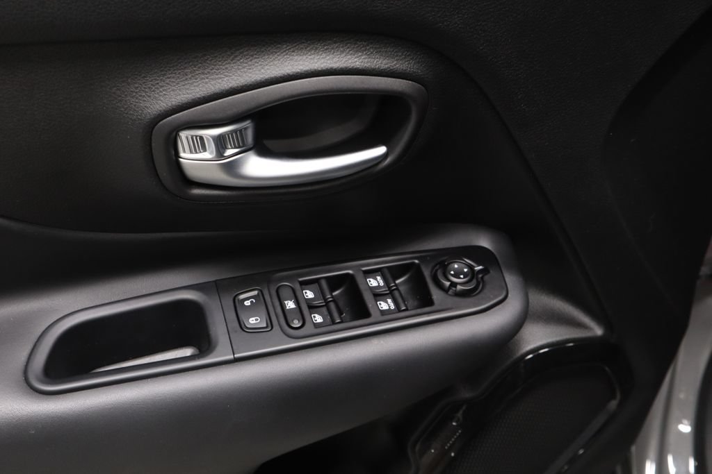 Used 2022 Jeep Renegade Altitude AWD/4WD image 23