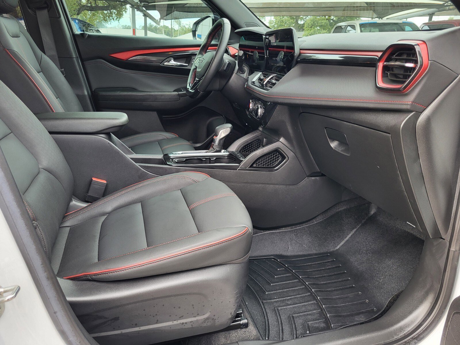 Used 2024 Chevrolet TrailBlazer RS w/ Driver Confidence Package image 12