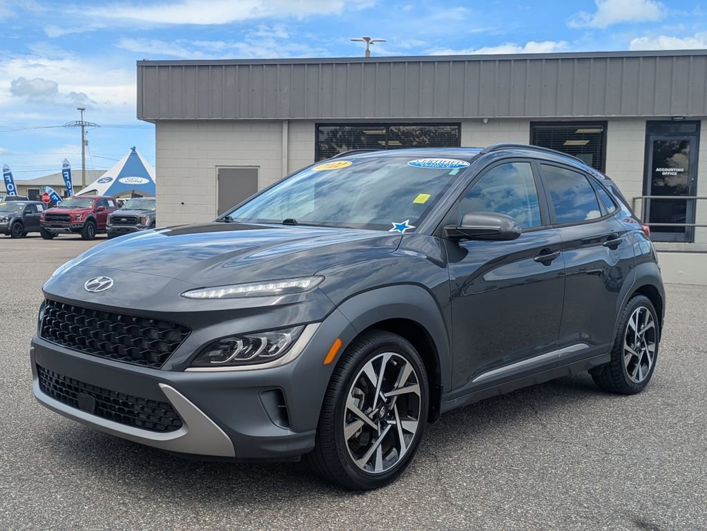 Used 2022 Hyundai Kona Limited w/ Cargo Package FWD image 2