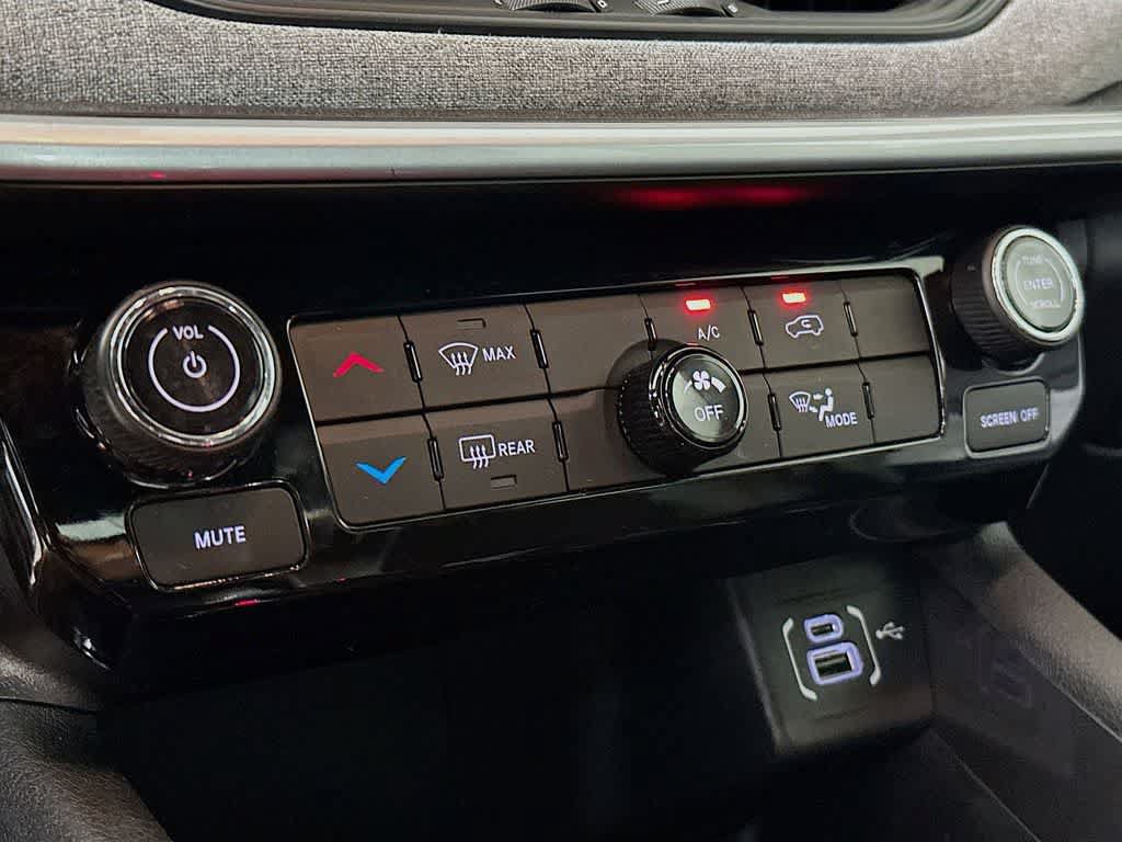 Used 2023 Jeep Compass Latitude AWD/4WD image 18