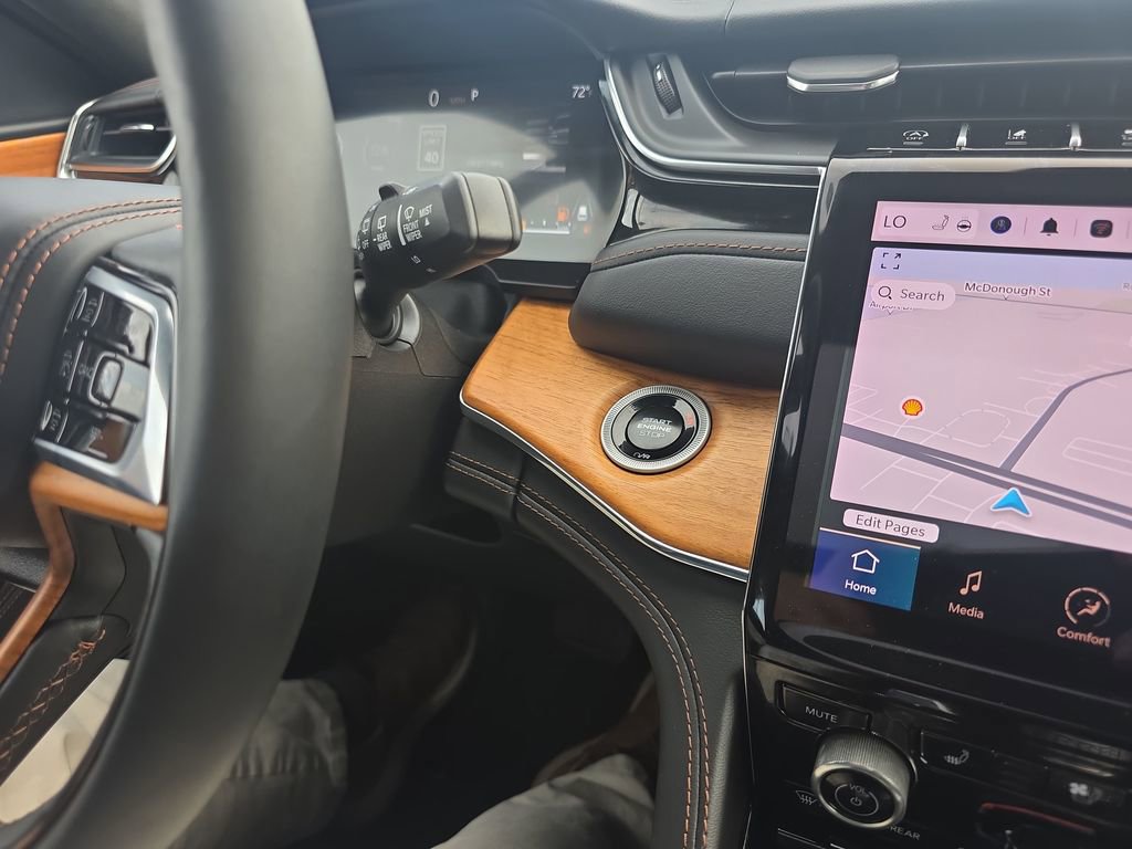 Used 2024 Jeep Grand Cherokee L Summit AWD/4WD image 30