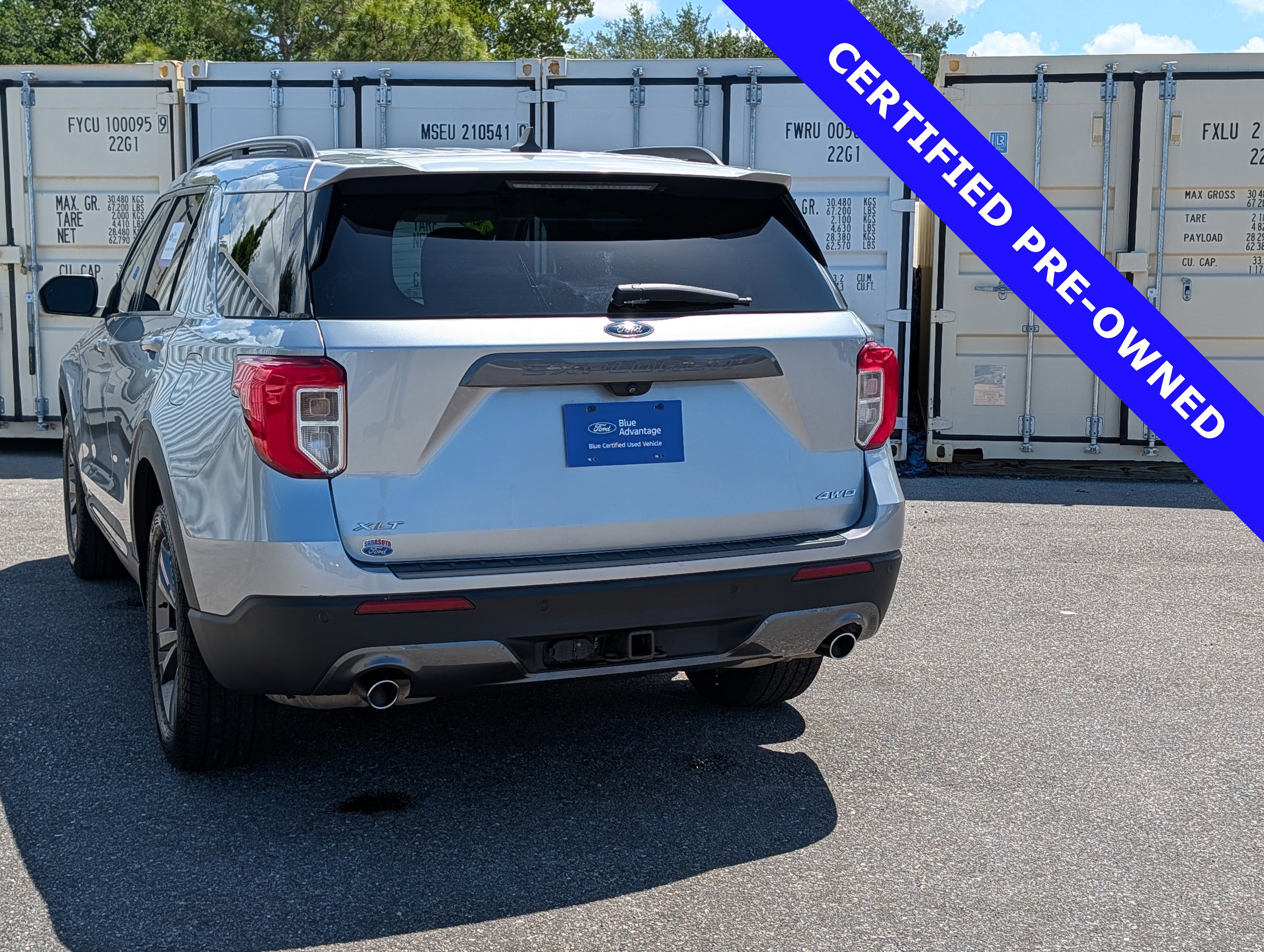 Certified 2022 Ford Explorer XLT w/ Equipment Group 202A AWD/4WD image 2