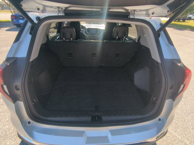Used 2020 GMC Terrain SLT w/ Preferred Package FWD image 14