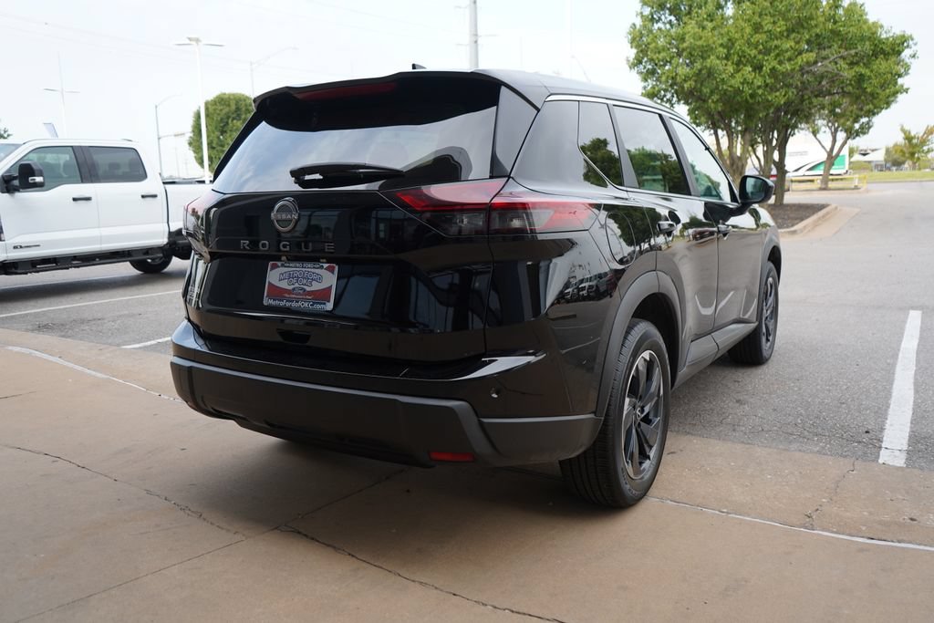 Used 2025 Nissan Rogue SV FWD image 9