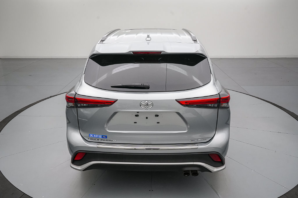Used 2022 Toyota Highlander XSE AWD/4WD image 5
