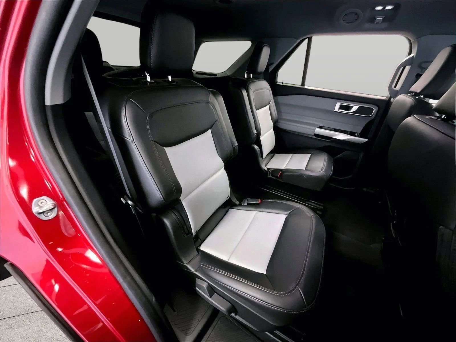 Certified 2023 Ford Explorer XLT w/ Equipment Group 202A image 26