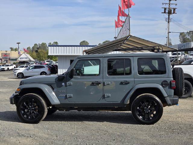 Used 2024 Jeep Wrangler Unlimited Sahara AWD/4WD image 7