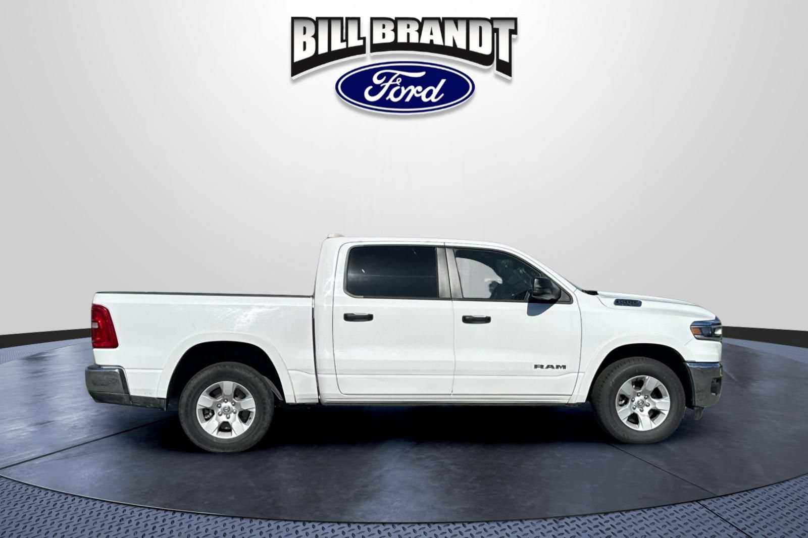 Used 2025 RAM 1500 Big Horn AWD/4WD image 2