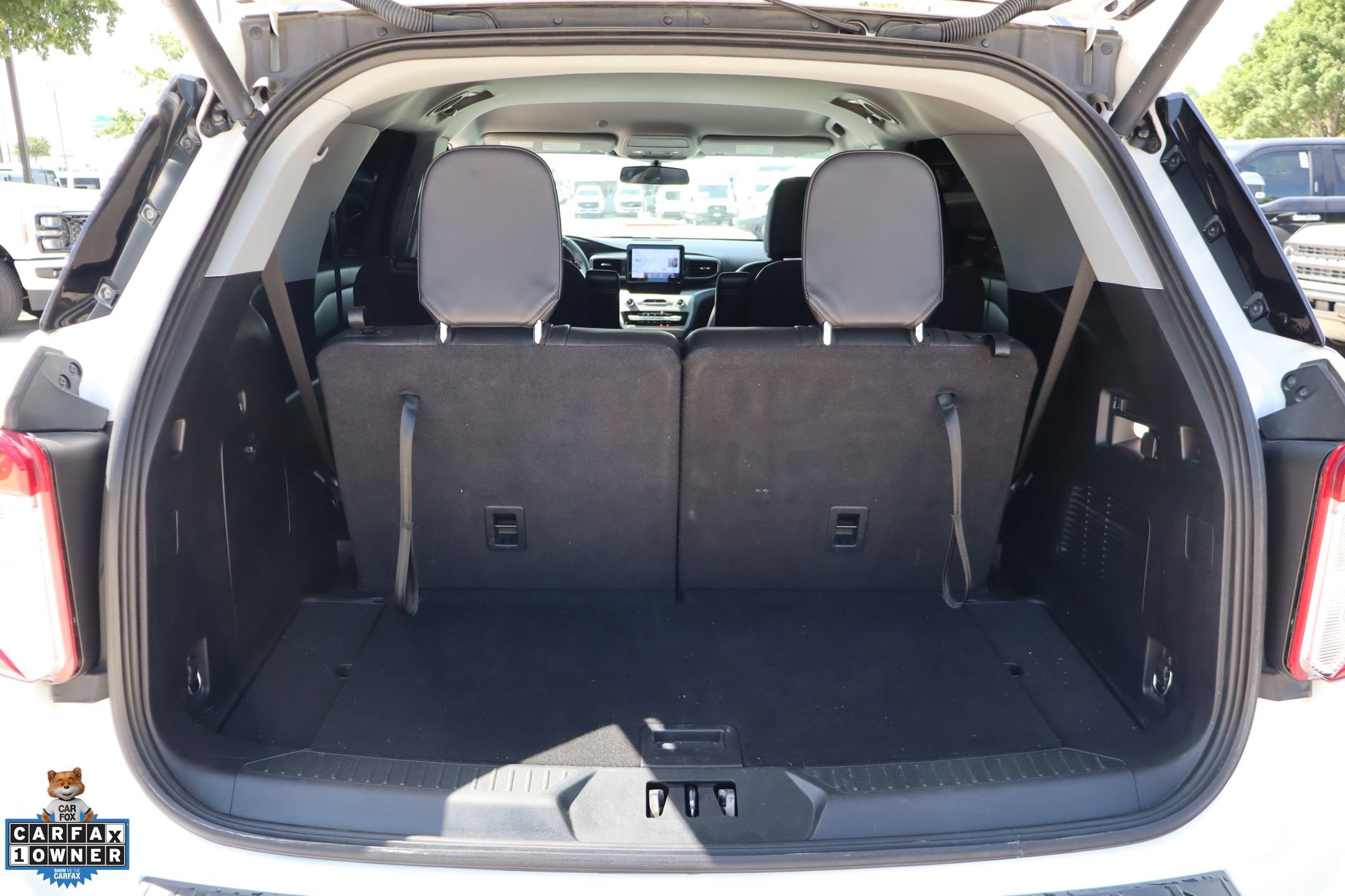 Certified 2021 Ford Explorer XLT w/ Equipment Group 202A RWD image 26
