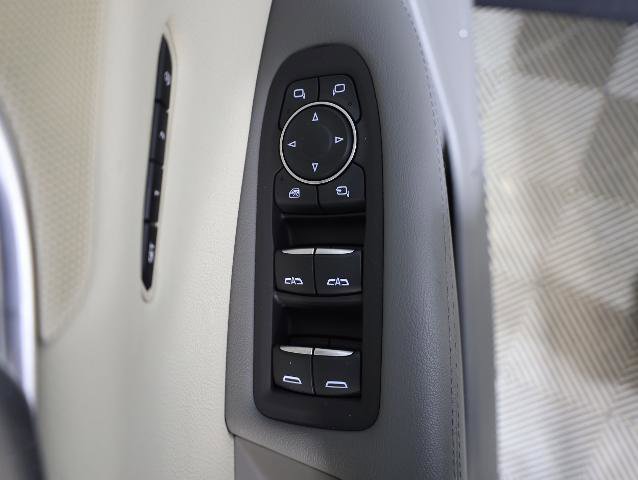 Used 2019 Cadillac XT5 Premium Luxury AWD/4WD image 19