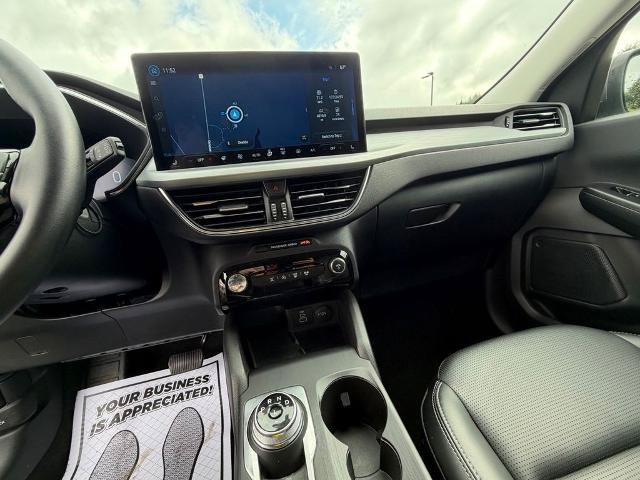 Certified 2025 Ford Escape Platinum AWD/4WD image 36